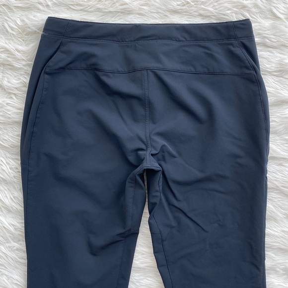 Mountain Hardwear | Black Belted Hiking Pants - Picture 9 of 12